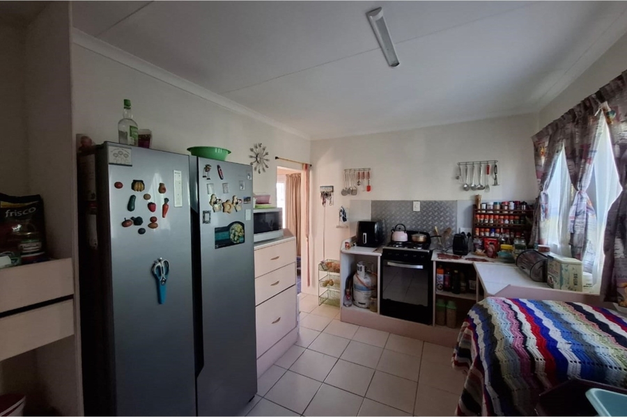 3 Bedroom Property for Sale in Overbaakens Eastern Cape